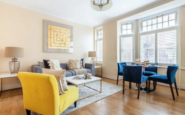 Stylish 3BR 2BA in Mayfair by Hyde Park