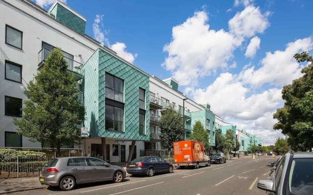 Stunning 2 Bed Apt W/balcony nr Islington