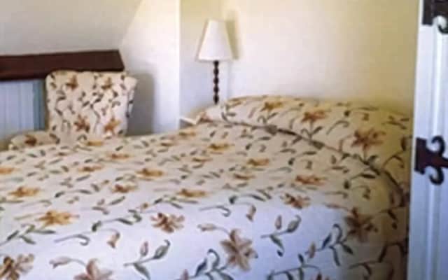 The Yellow House Bed & Breakfast