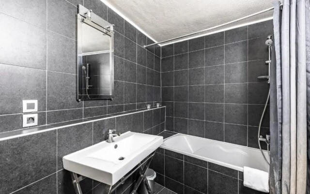 Excelsior Lodging - Triplex Invalides