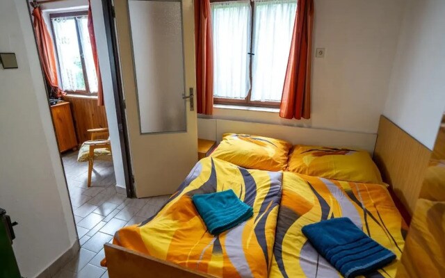 Lovely Apartment in Svinarov Czech Republic near Forest