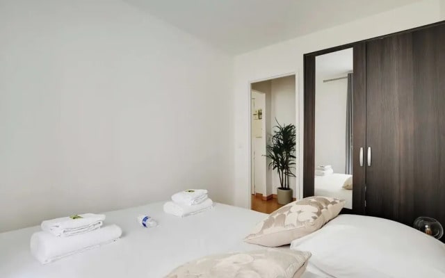 Urban Chic Apartment in Central Paris