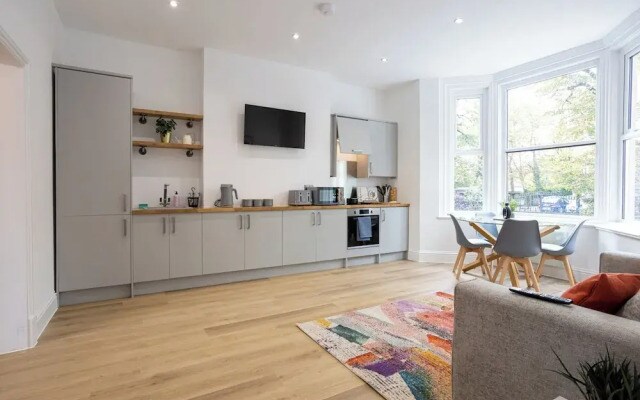 Flat 2 15 Longley Road