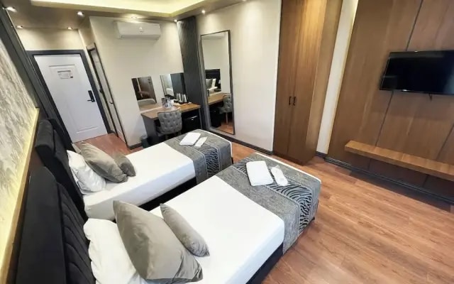 Grand Uskudar Hotel
