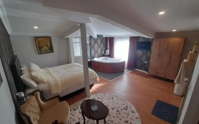 Ata suit Otel