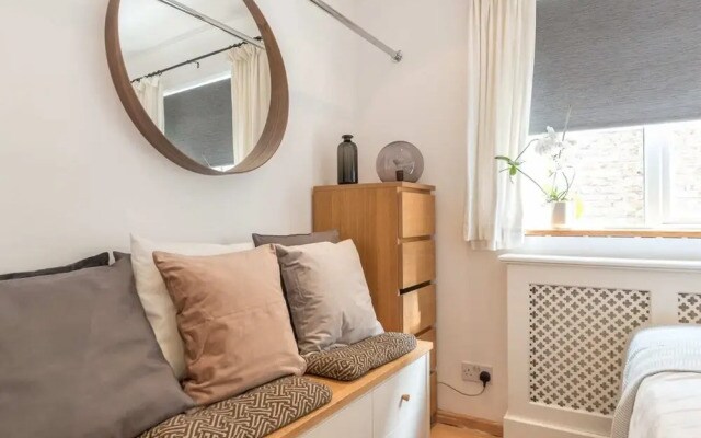 Homely 2 Bedroom Near Shepherd's Bush Tube