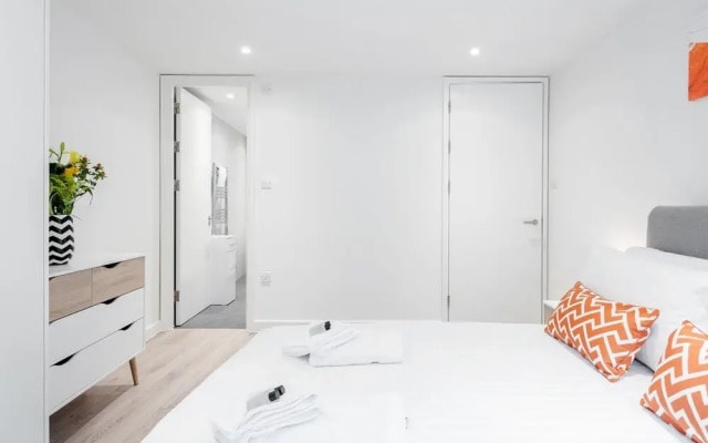 Stayo New Compton Street