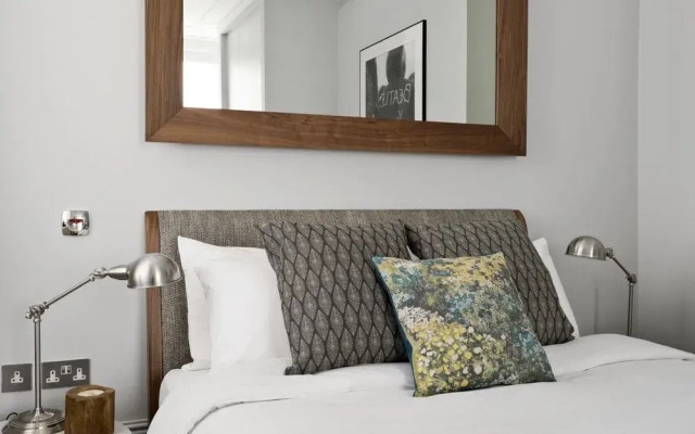 Sleek 2BR in West End by Sonder