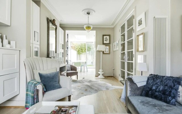 Stylish 5 bed Home in Heart of Clapham