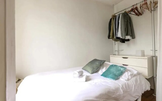 Spacious & Bright Apartment for 2 in Faidherbe/nation