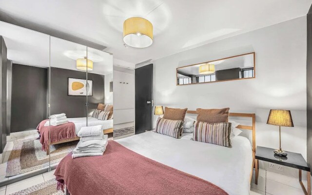 City Ember Fitzrovia by Frankie