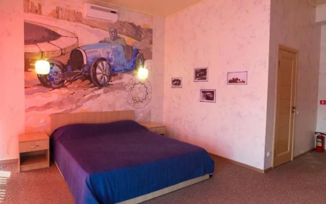 Hotel Garazh