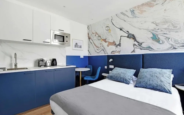 Modern Sutdio for 2 With A/C - Near Montmartre