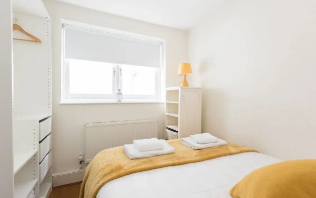 Platinum Apartment Next to Westminster 9983
