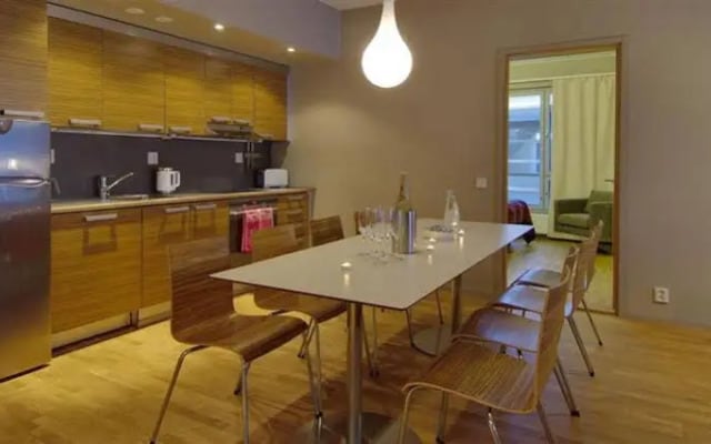 Levi Suites Unna Mannu