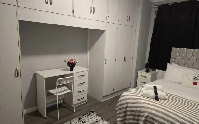 Heathrow roomzzzz B&B