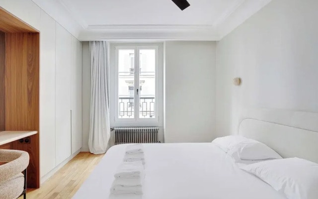 Magnificent Flat - 2br/6p - Champs Elysees