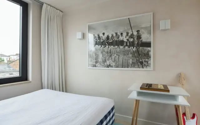Blythe Road by Onefinestay