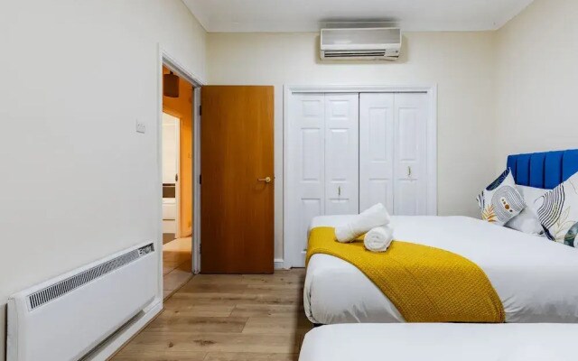 Comfy Apartments in Queensway