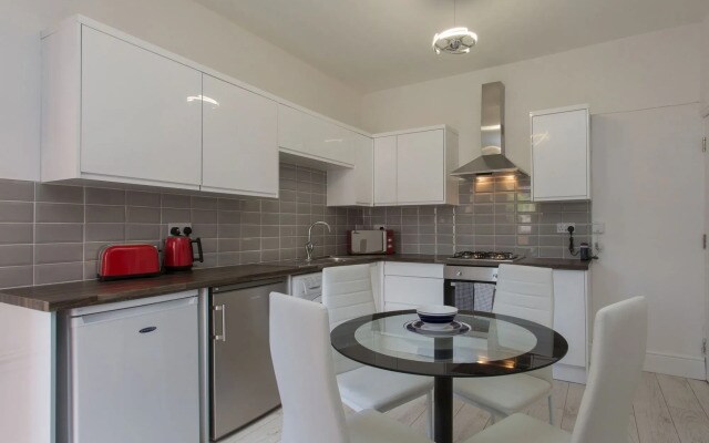Townhouse Plus @ 26 Westminster St