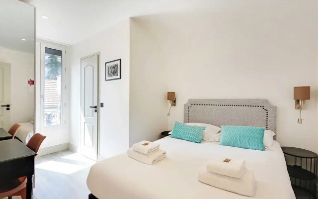 Modern Apartment With Balcony - 2br/6p- Roquette