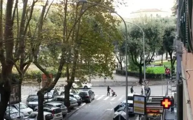 LCH-Lateran Charming House