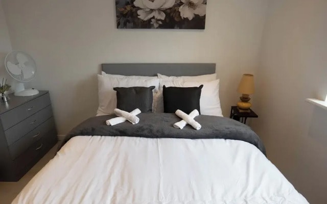 Beckton Docklands - 1 Bedroom - Sleeps 4 - Wifi