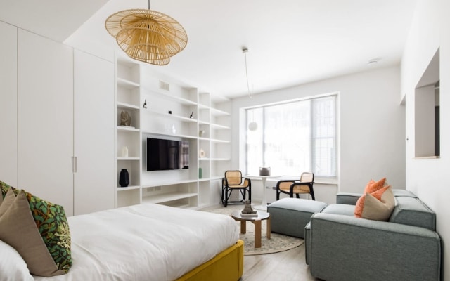 Light-filled Studio With AC - Earl s Court