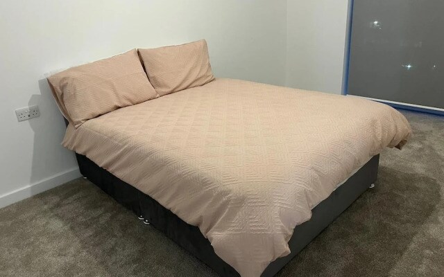 Beautiful 1-bed Apartment in Barking