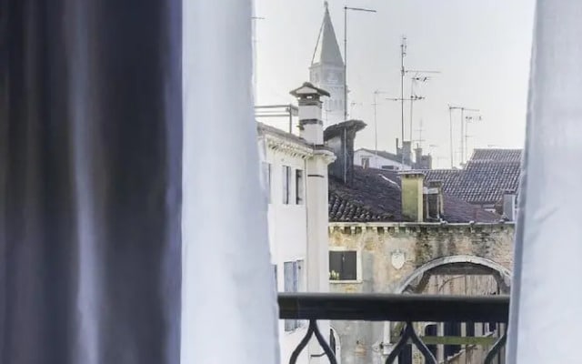 Accademia Charm Apartments by Wonderful Italy