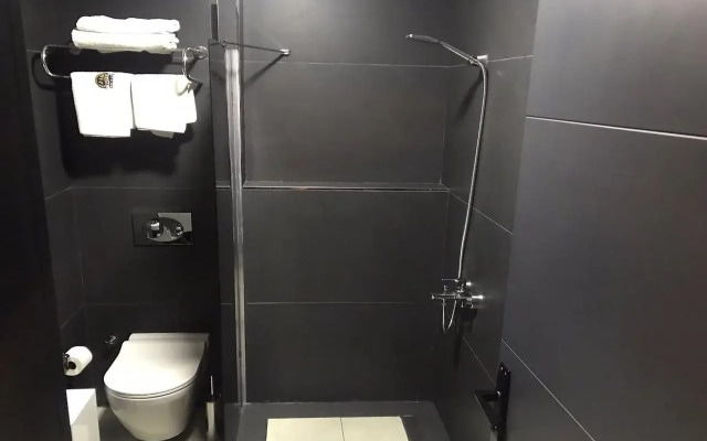 216 Eagle Palace Suite