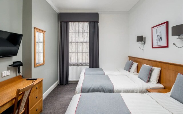 OYO Townhouse New England Victoria