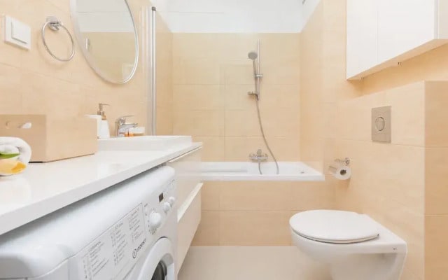 Studio Warsaw Kolejowa by Renters