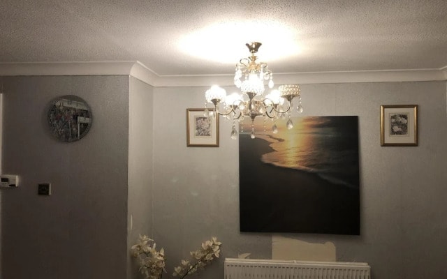 Nice 3-bed House in Farnham Royal Slough
