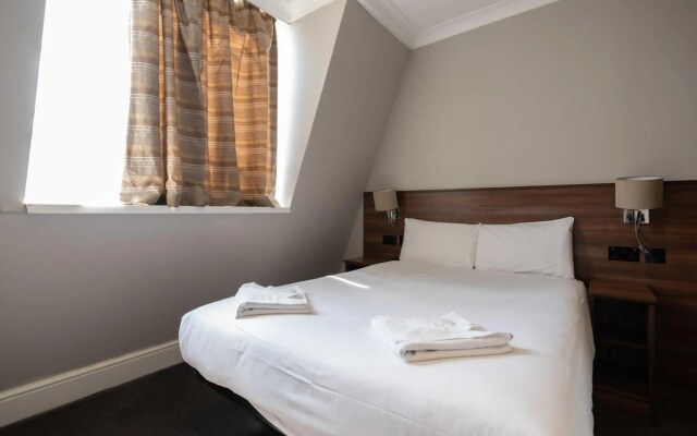 Ascot Hyde Park Hotel