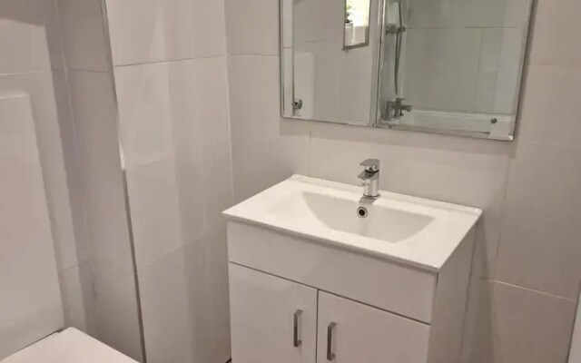 NEW! Grimsby Central, Spacious, 2 Bedrooms