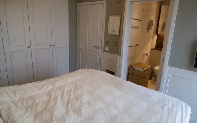 Surrey Quays Apartment