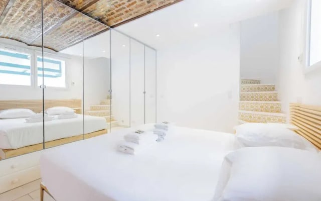 Apartment 1 BDR /4P 16th Near Trocadaro