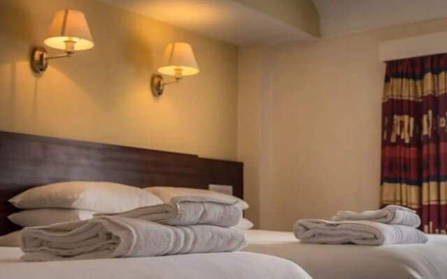 Crewe Arms Hotel