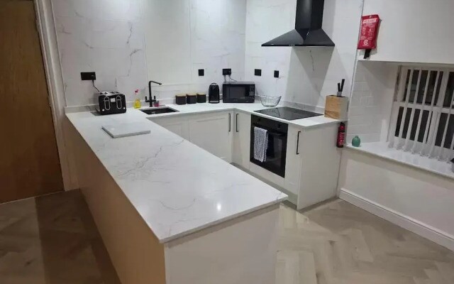 Liverpool Penthouse - Sleeps 8 - City Centre
