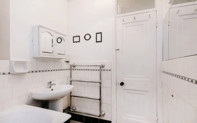 Spacious Apartment Near Hyde Park