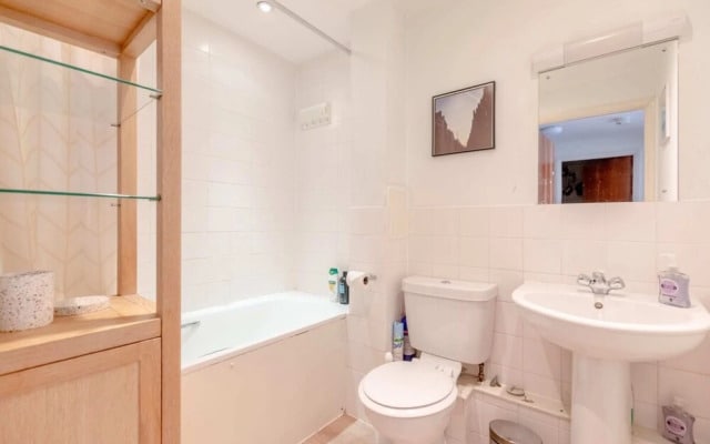 Warm & Inviting 1bedroom Flat With Patio, Camden Town!