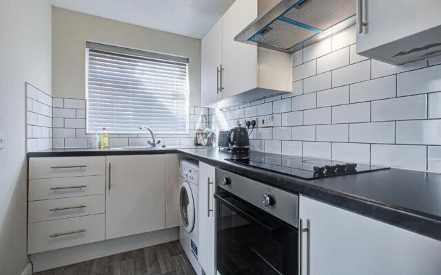 Windsor Burnham Ascot Haven Sleeps 4
