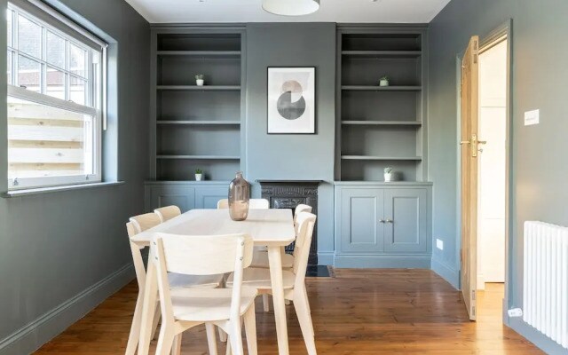 Spacious 3 Bed Flat Putney