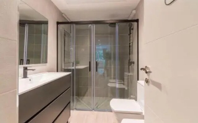 Mit House Avenida America En Madrid Capital