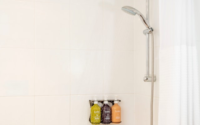 Holiday Inn London Brentford Lock by IHG