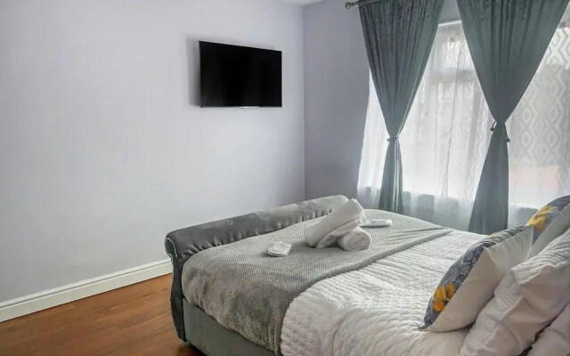 Spacious 6 Bedroom House in Bexleyheath