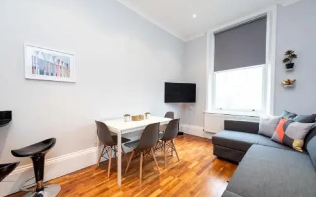 Camden Apartment A/Apartment