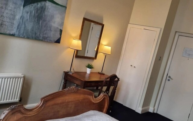 The Racquet Club Hotel