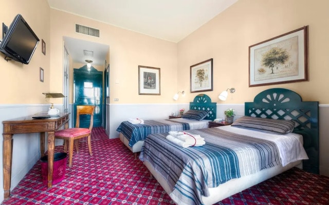 Grand Hotel Colony